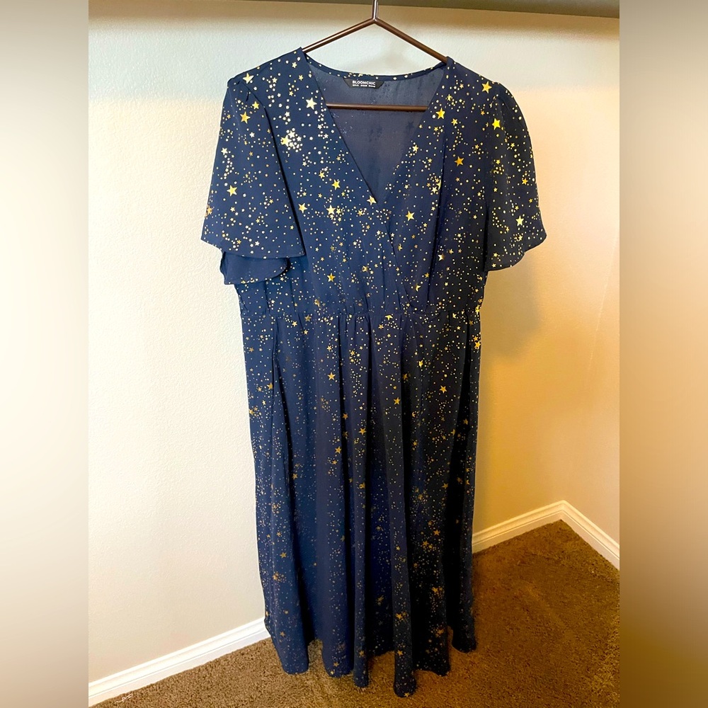 Bloomchic maxi dress with metallic stars, never worn!